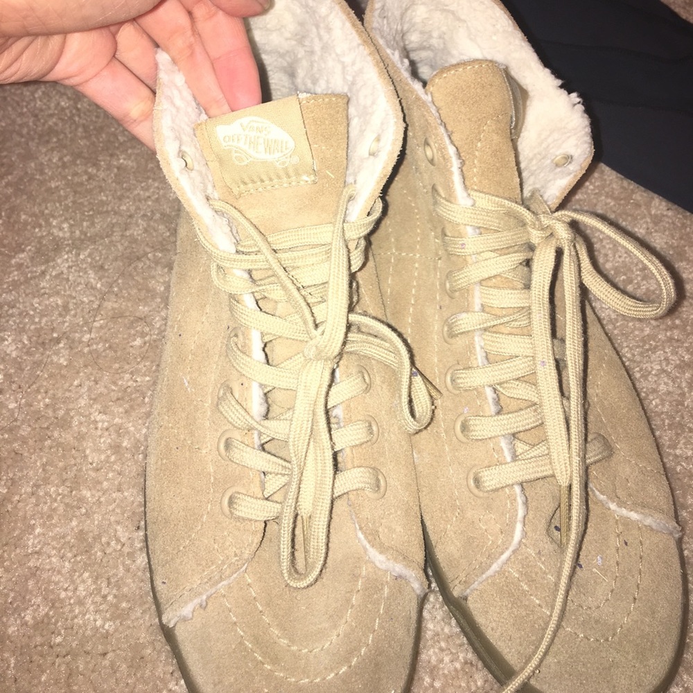 FUZZY VANS